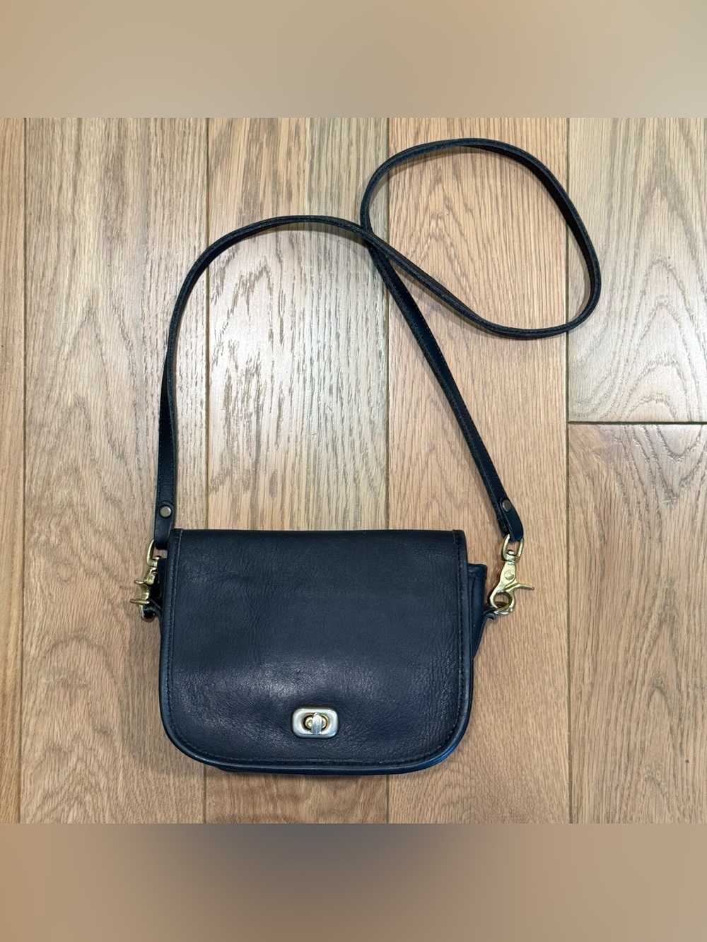 Vintage LL BEAN Black Leather Crossbody Shoulder Purse Turnlock Gold Hardware
